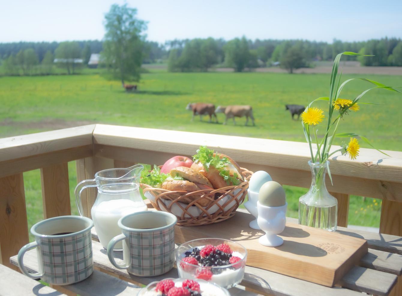 Frukost på kvarnens balkong